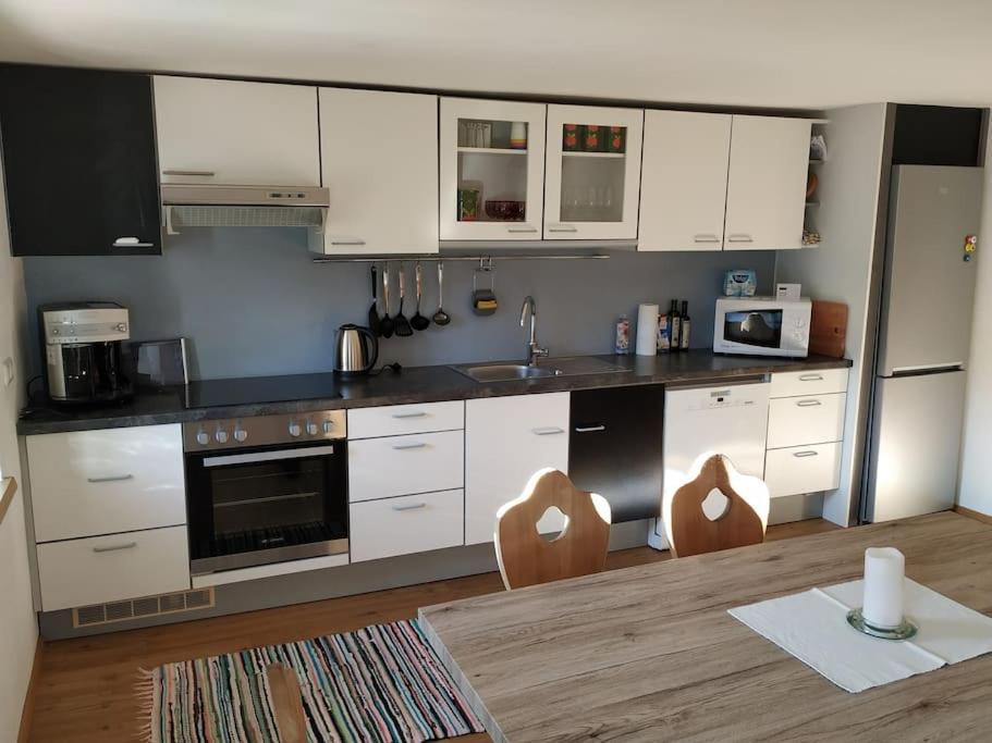 Upcycling Appartement Fischl - Nachhaltig Und Kreativ Wohnen Fuer Gross Und Klein Jenbach Extérieur photo