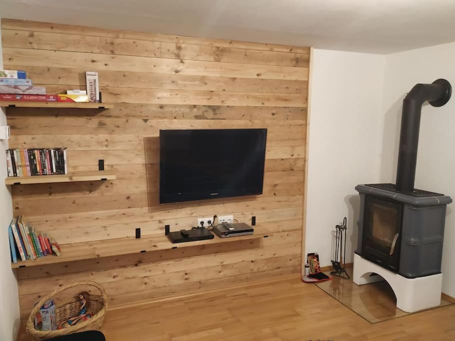 Upcycling Appartement Fischl - Nachhaltig Und Kreativ Wohnen Fuer Gross Und Klein Jenbach Extérieur photo